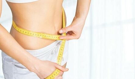 Latihan fizikal untuk menurunkan berat badan di sisi dan perut